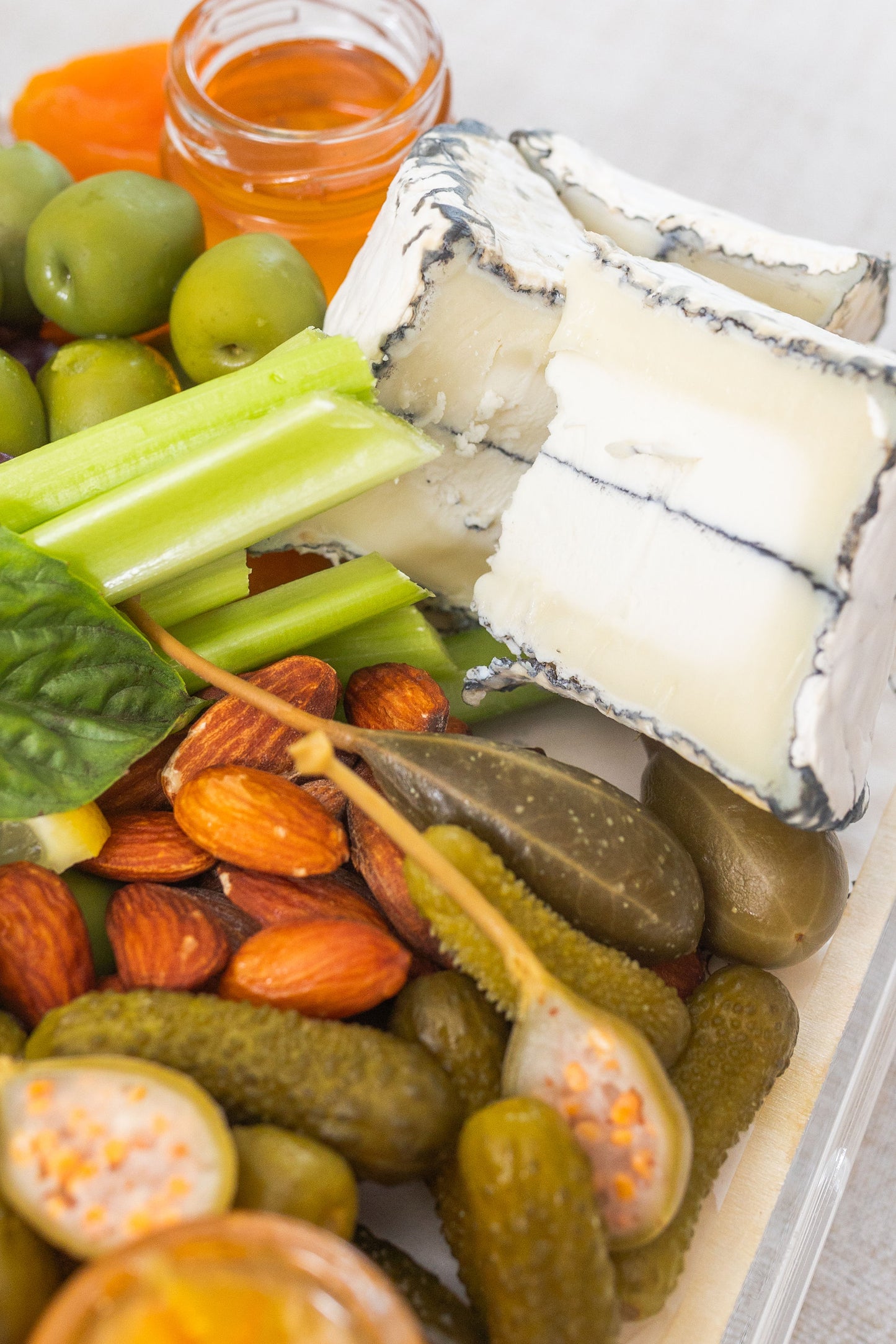 Signature Cheese Board — Serves 8–12 | Handcrafted, Seasonal & Crowd-Pleasing